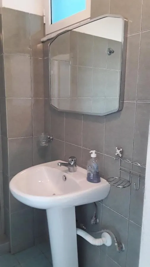 Hotel Odhisea Qeparo