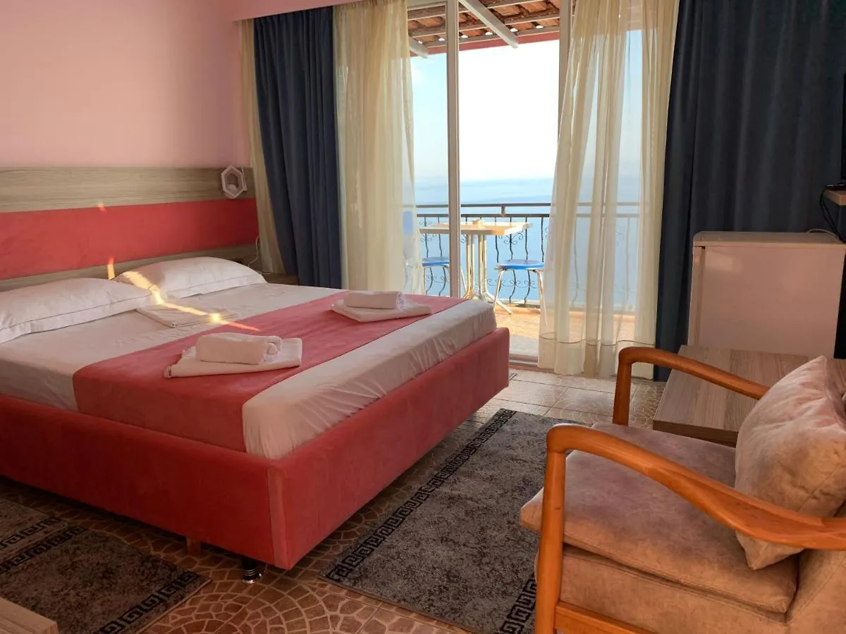 Hotel Odhisea Qeparo